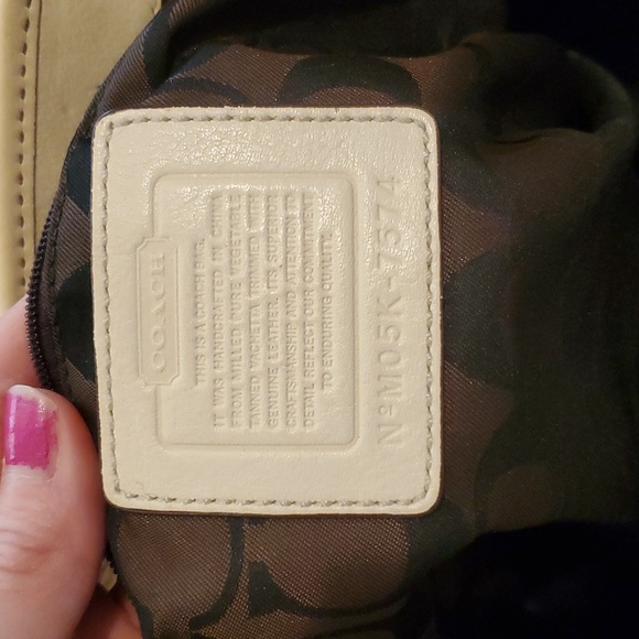 Authentic coach handbag - Picture 4 of 4